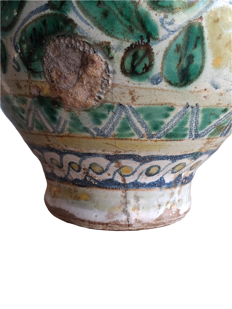 Antica boccia in maiolica