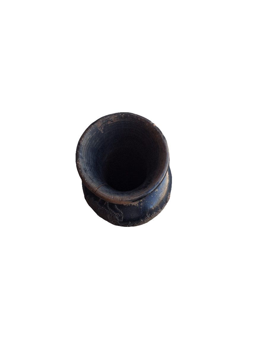 Antico vaso cinese in legno